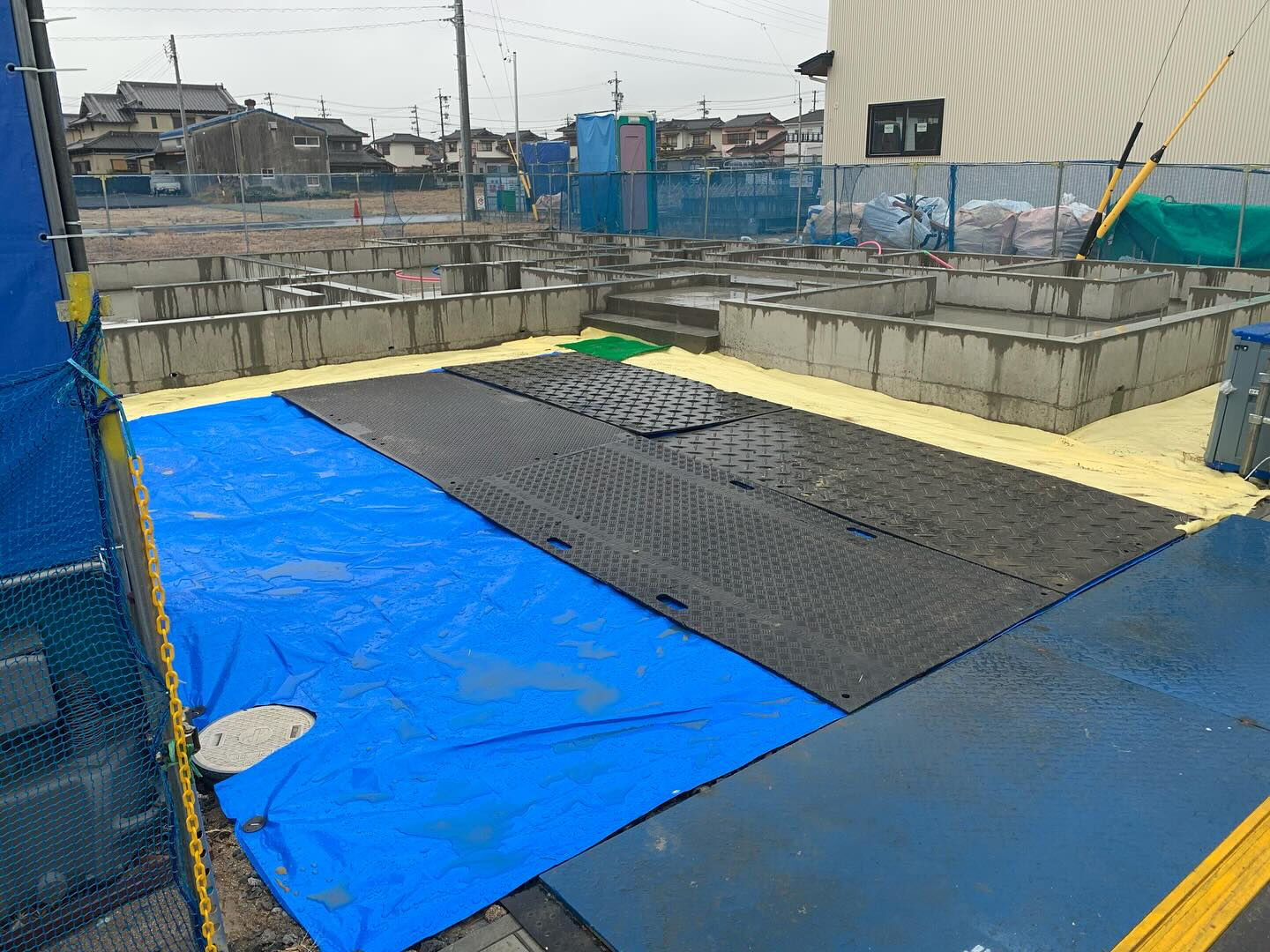 本日1件目の敷地養生を松阪市内でしました