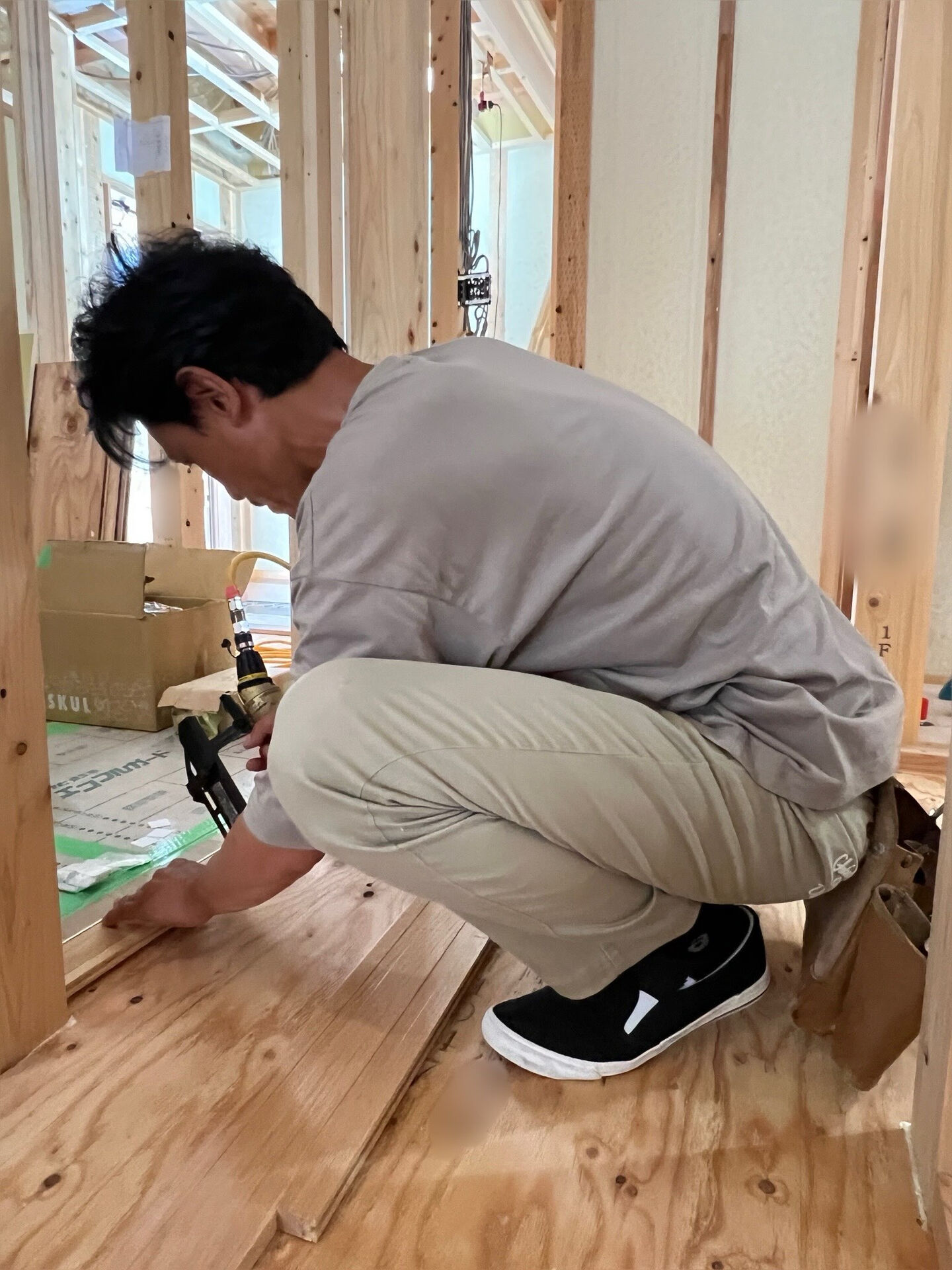 ヒッコリーの床材